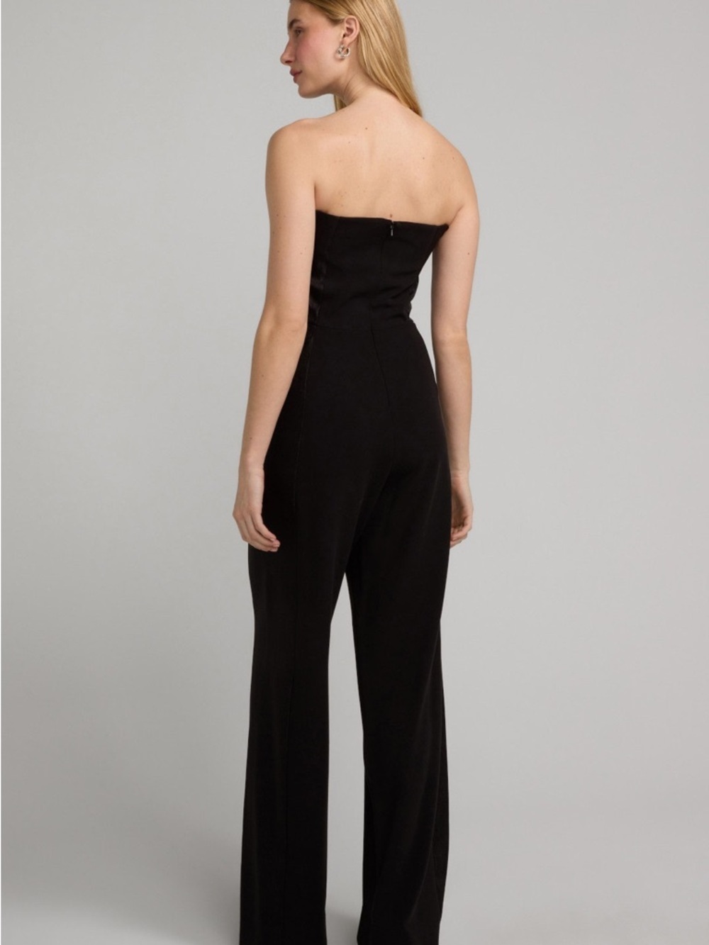 Black Halo Black Square-Neck Wide-Leg Jumpsuit with Structured Bodice - Picture 7 of 16